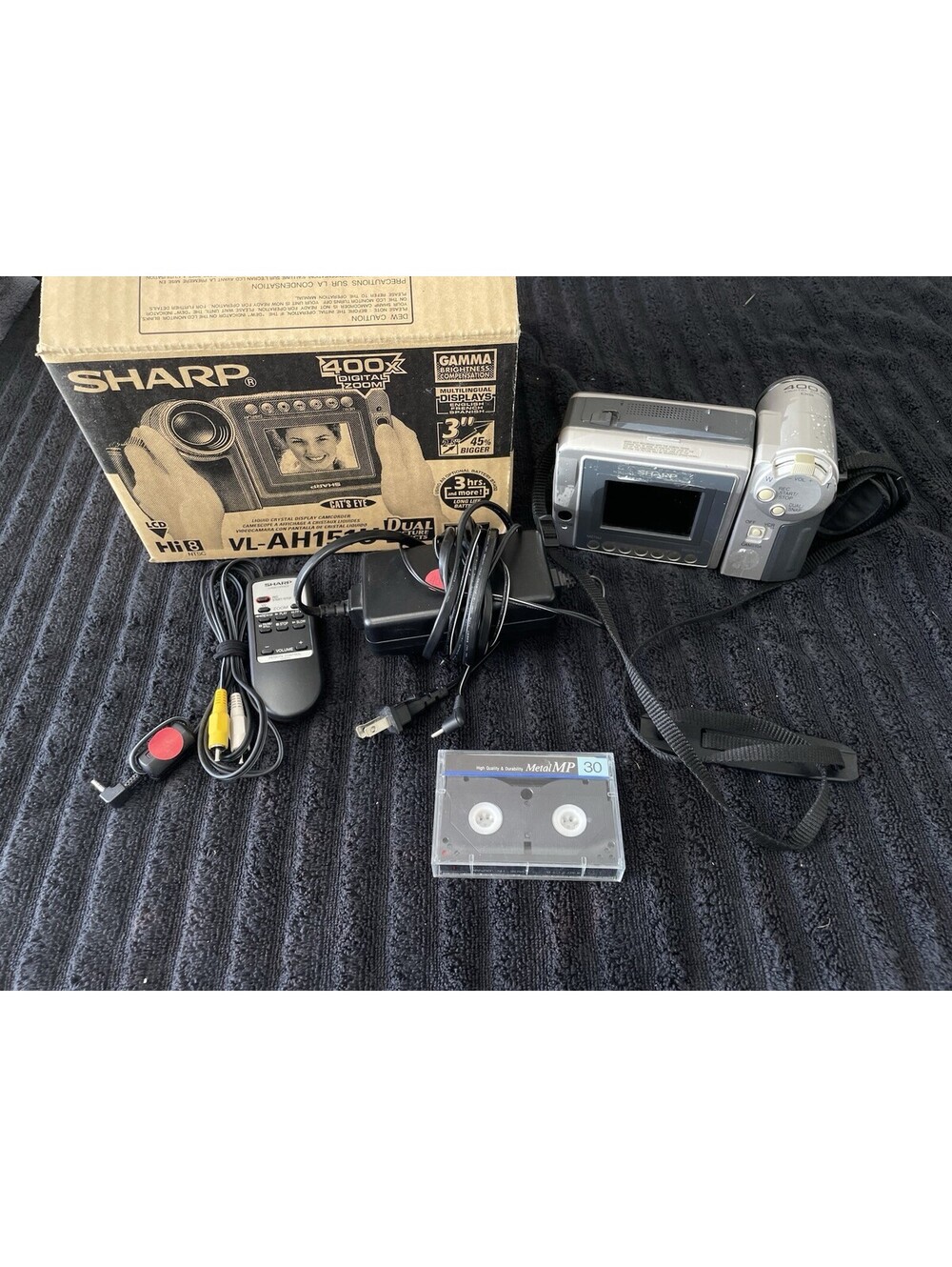Sharp VL-AH151U Camcorder working tested with box and charger and battery